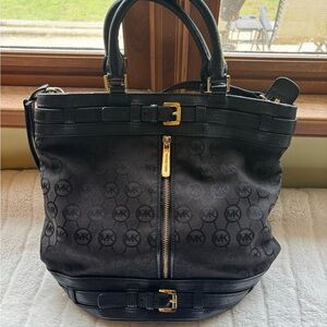 Michael Kors Black and Gold Medium Kingsbury